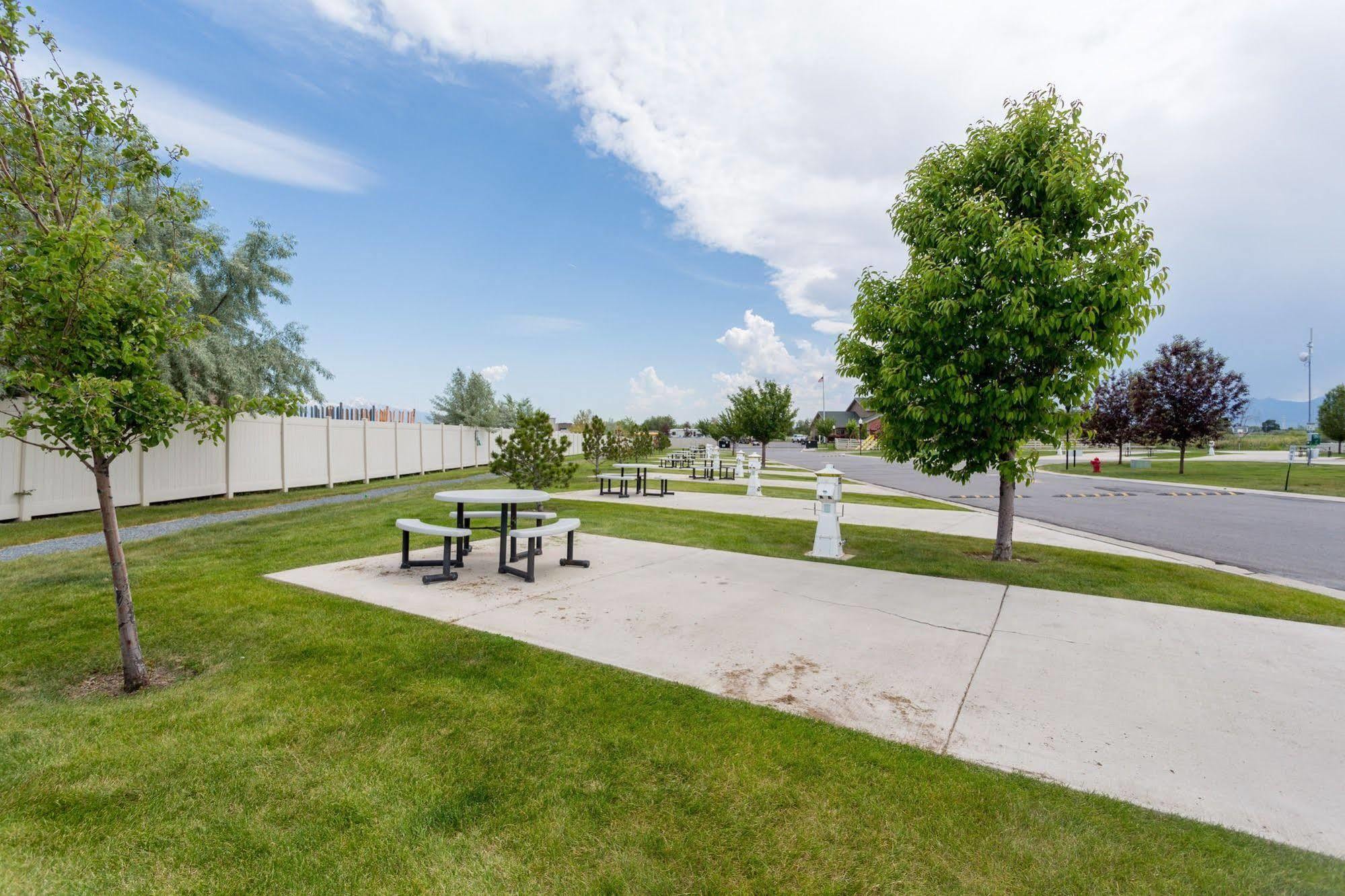 Pony Express Rv Resort North Salt Lake Esterno foto